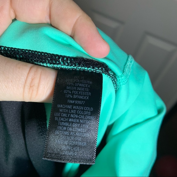 Xersion Teal/Black Print Pull On Fitted Cropped Leggings M - Picture 3 of 7